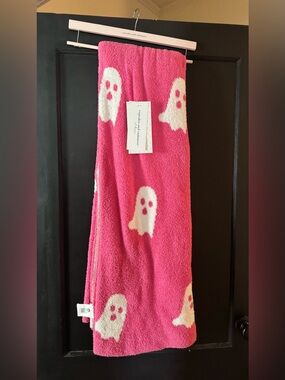 NWT Cupcakes And Cashmere Pink Ghost Halloween Blanket Throw oversized 50x70”